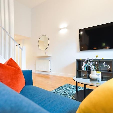 Spacious West Hampstead Apartment With Mezzanine Bedroom By Concept Apartments ลอนดอน ภายนอก รูปภาพ