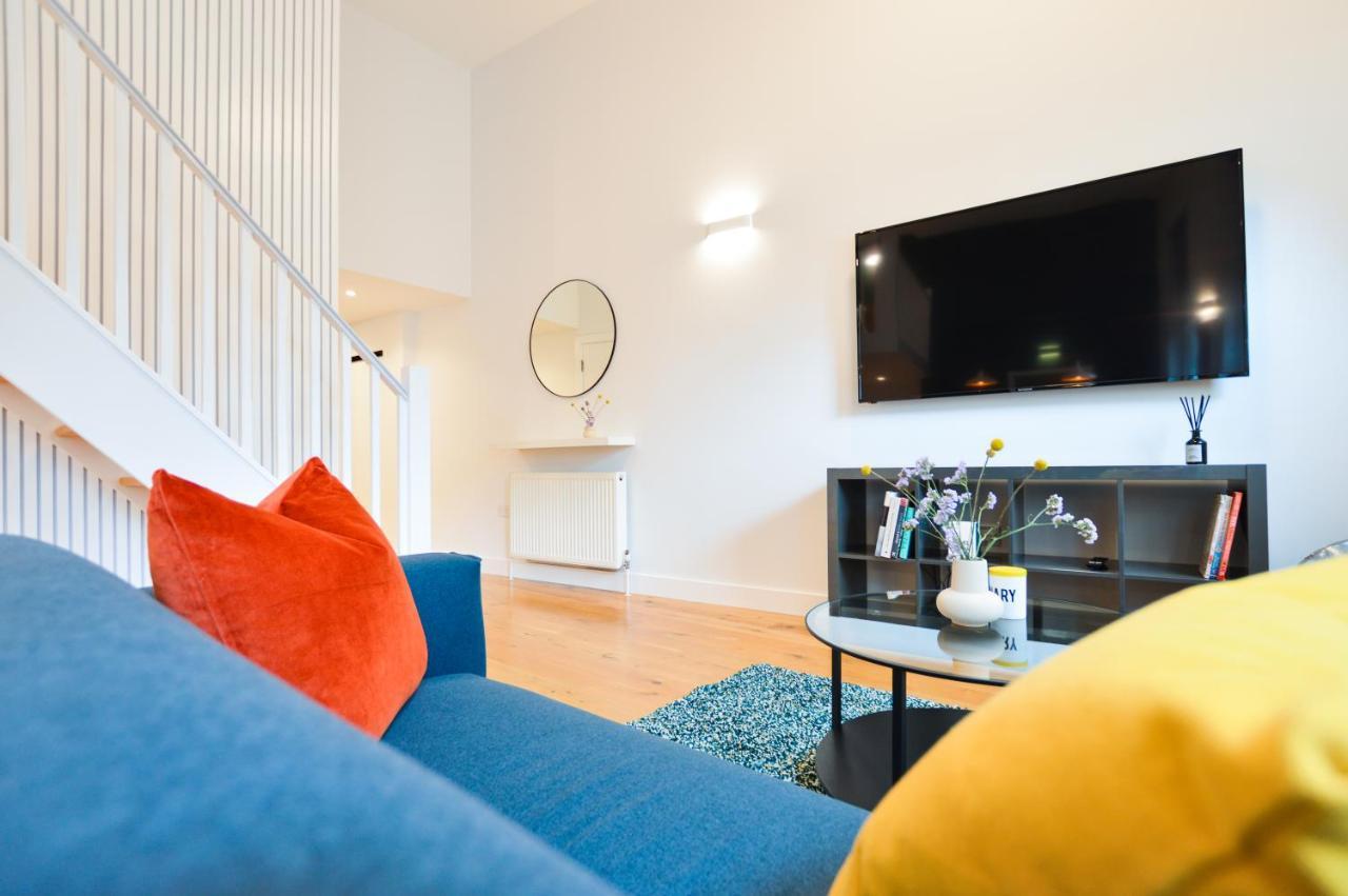 Spacious West Hampstead Apartment With Mezzanine Bedroom By Concept Apartments ลอนดอน ภายนอก รูปภาพ