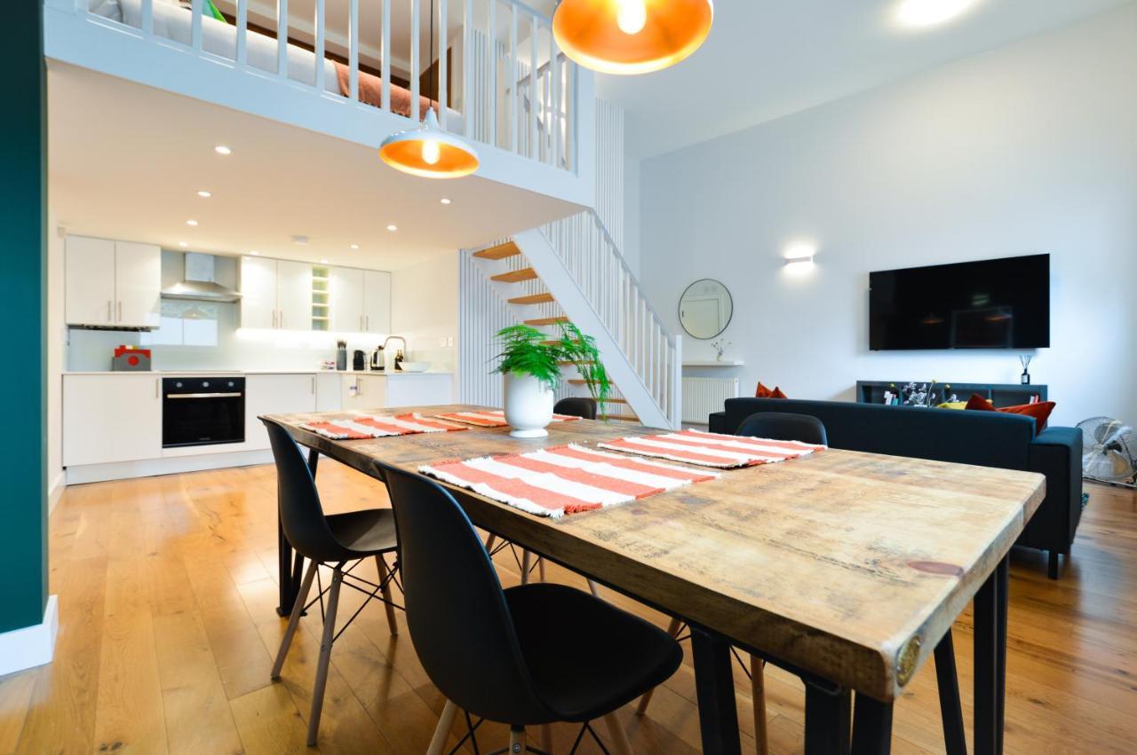 Spacious West Hampstead Apartment With Mezzanine Bedroom By Concept Apartments ลอนดอน ภายนอก รูปภาพ