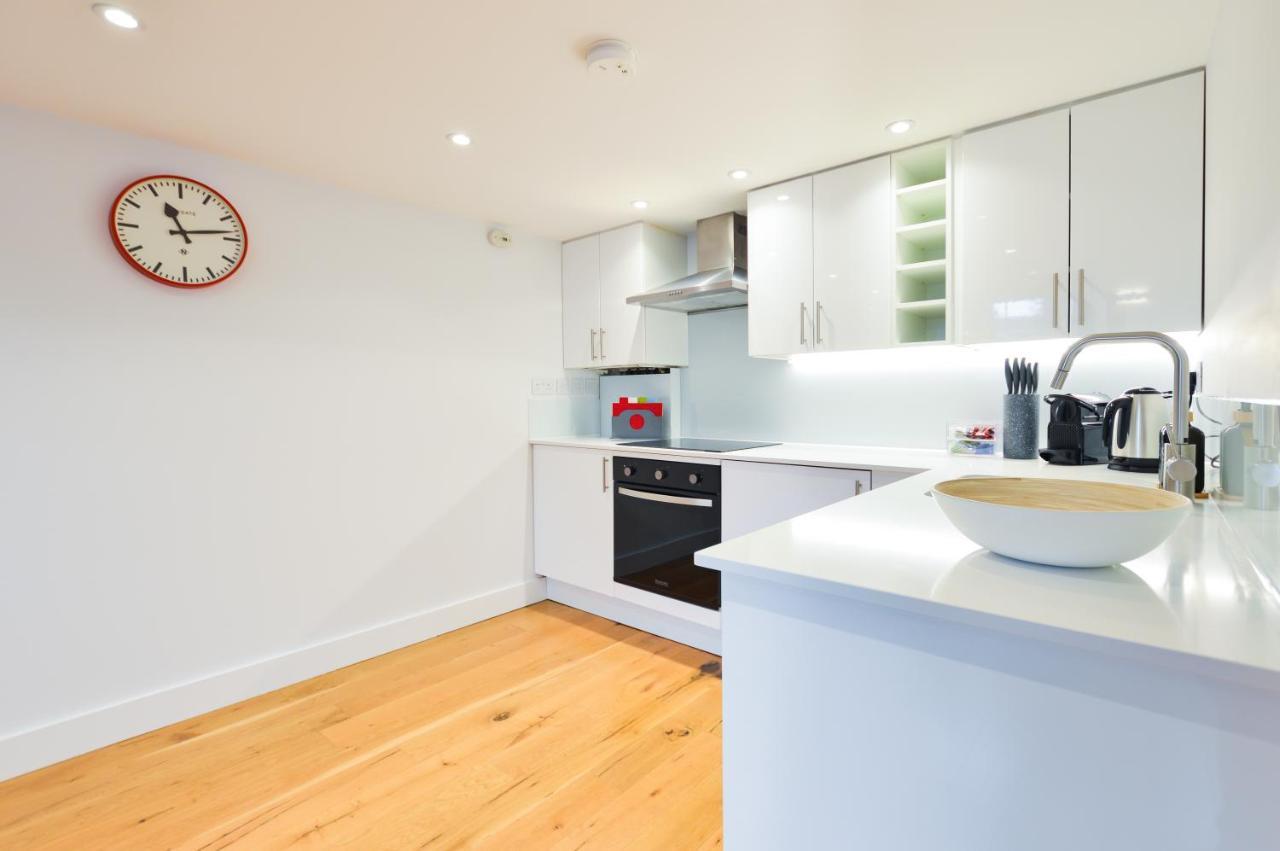 Spacious West Hampstead Apartment With Mezzanine Bedroom By Concept Apartments ลอนดอน ภายนอก รูปภาพ