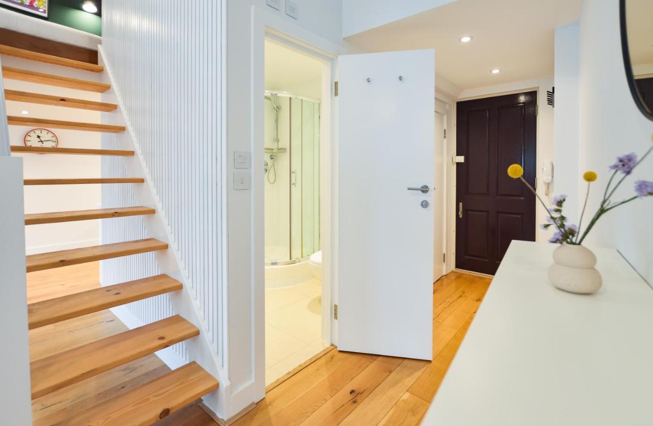 Spacious West Hampstead Apartment With Mezzanine Bedroom By Concept Apartments ลอนดอน ภายนอก รูปภาพ