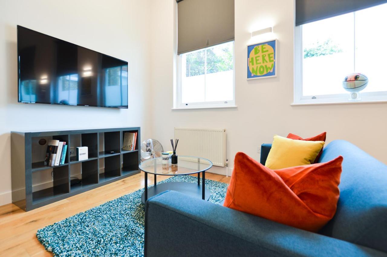 Spacious West Hampstead Apartment With Mezzanine Bedroom By Concept Apartments ลอนดอน ภายนอก รูปภาพ
